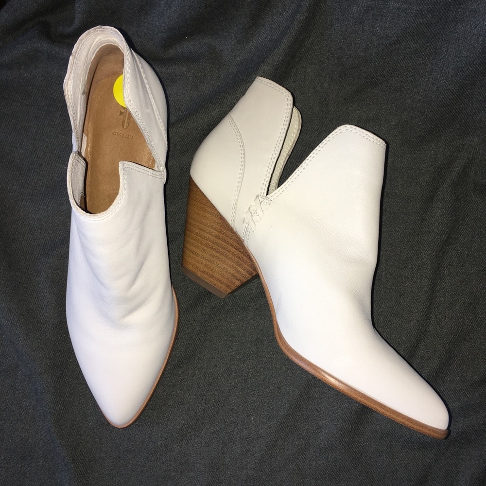 Frye - Picture 7 of 8